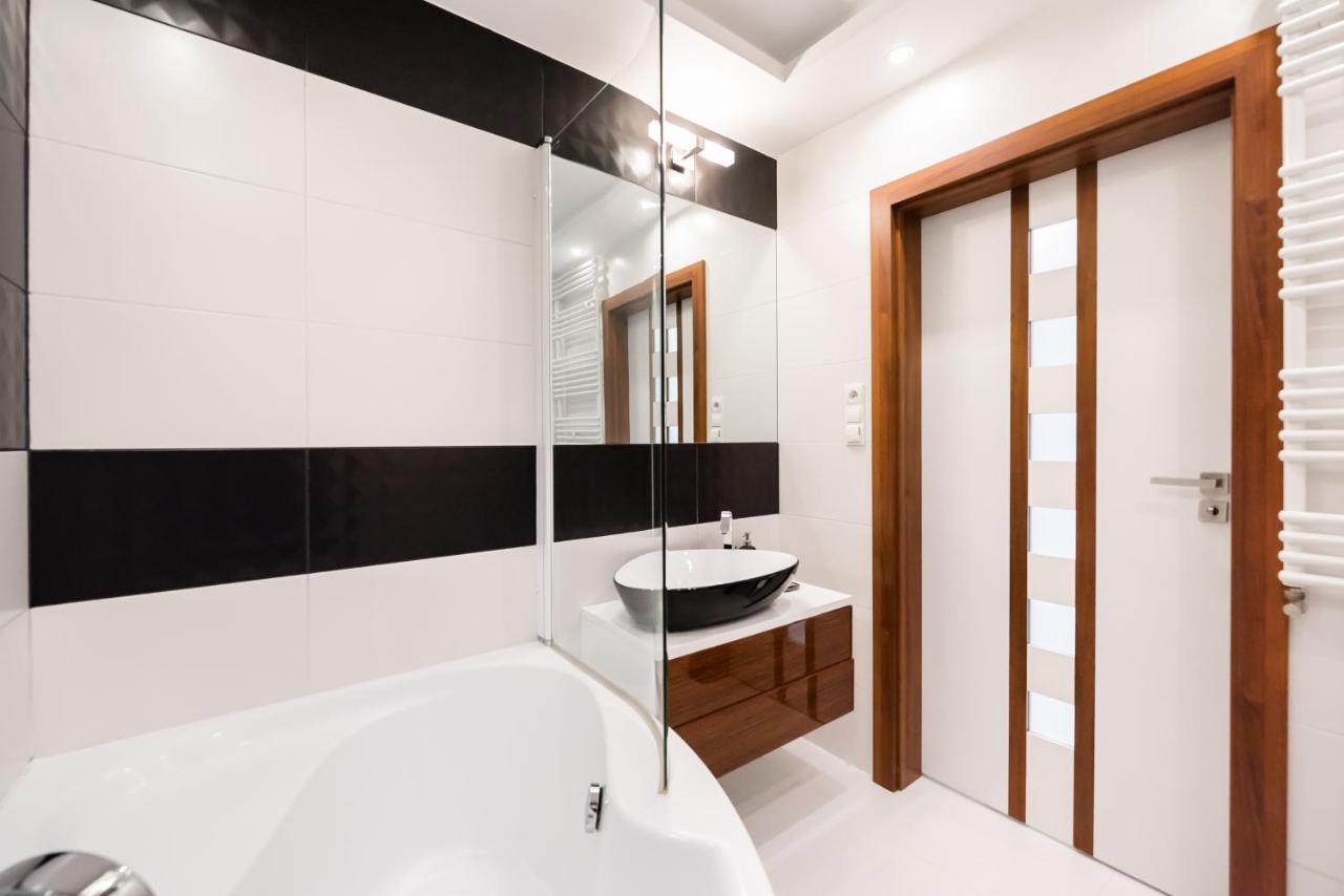 Bluszczanska Modern Urban Apartment Warsaw Exterior photo